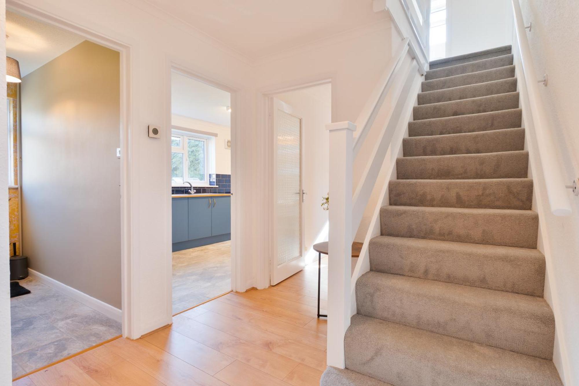Stylish 4 Bedroom Spacious Retreat With Parking - Sleeps 10 - Families & Contractors Cantorbéry Extérieur photo